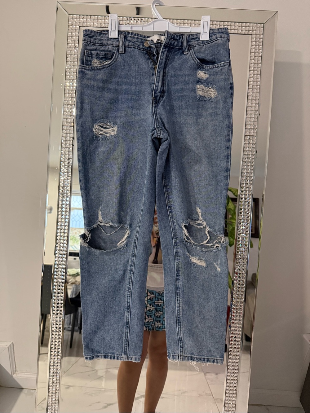 Women’s Distressed Boyfriend Jeans in Blue